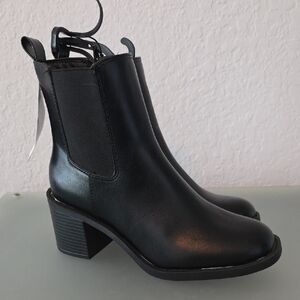 Time and Tru Black Chelsea Block Heel Ankle Boots